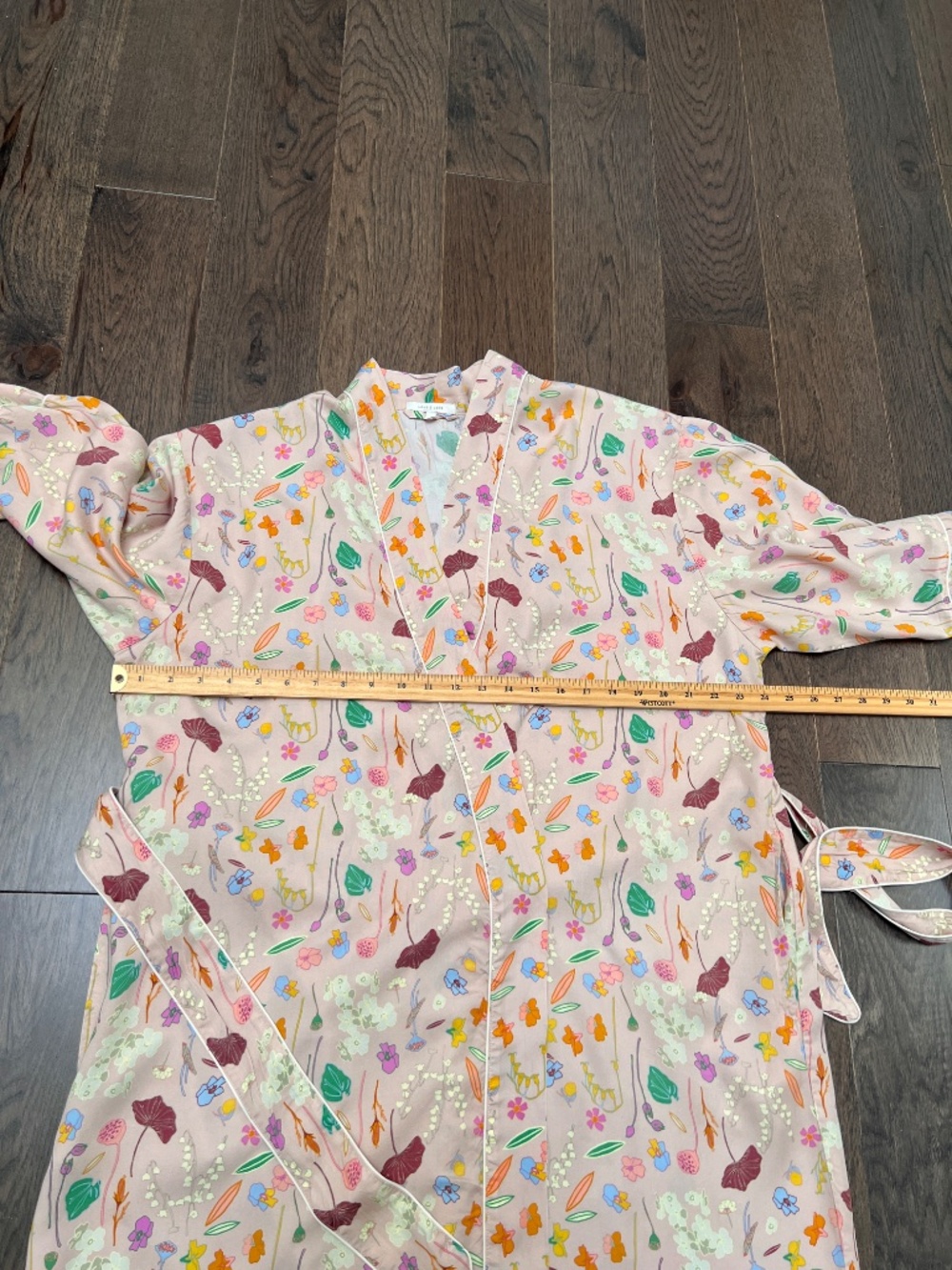 Love & Lore Robe - Picture 3 of 12